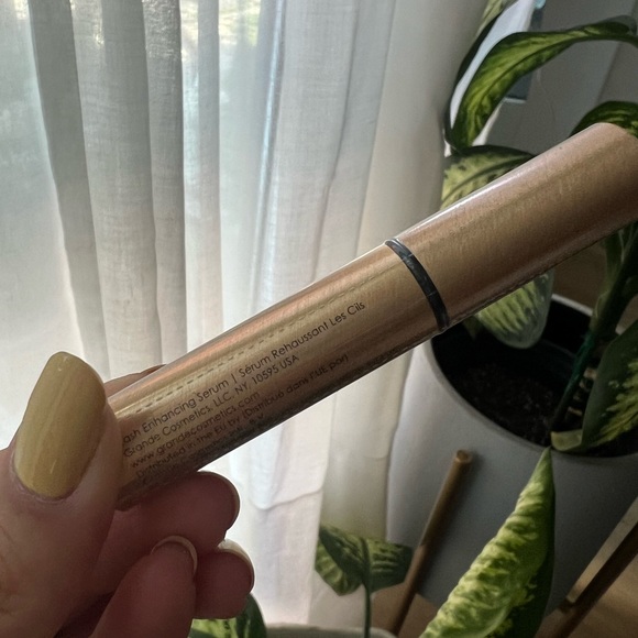 GrandeLASH MD lash enhancing serum - Picture 2 of 3